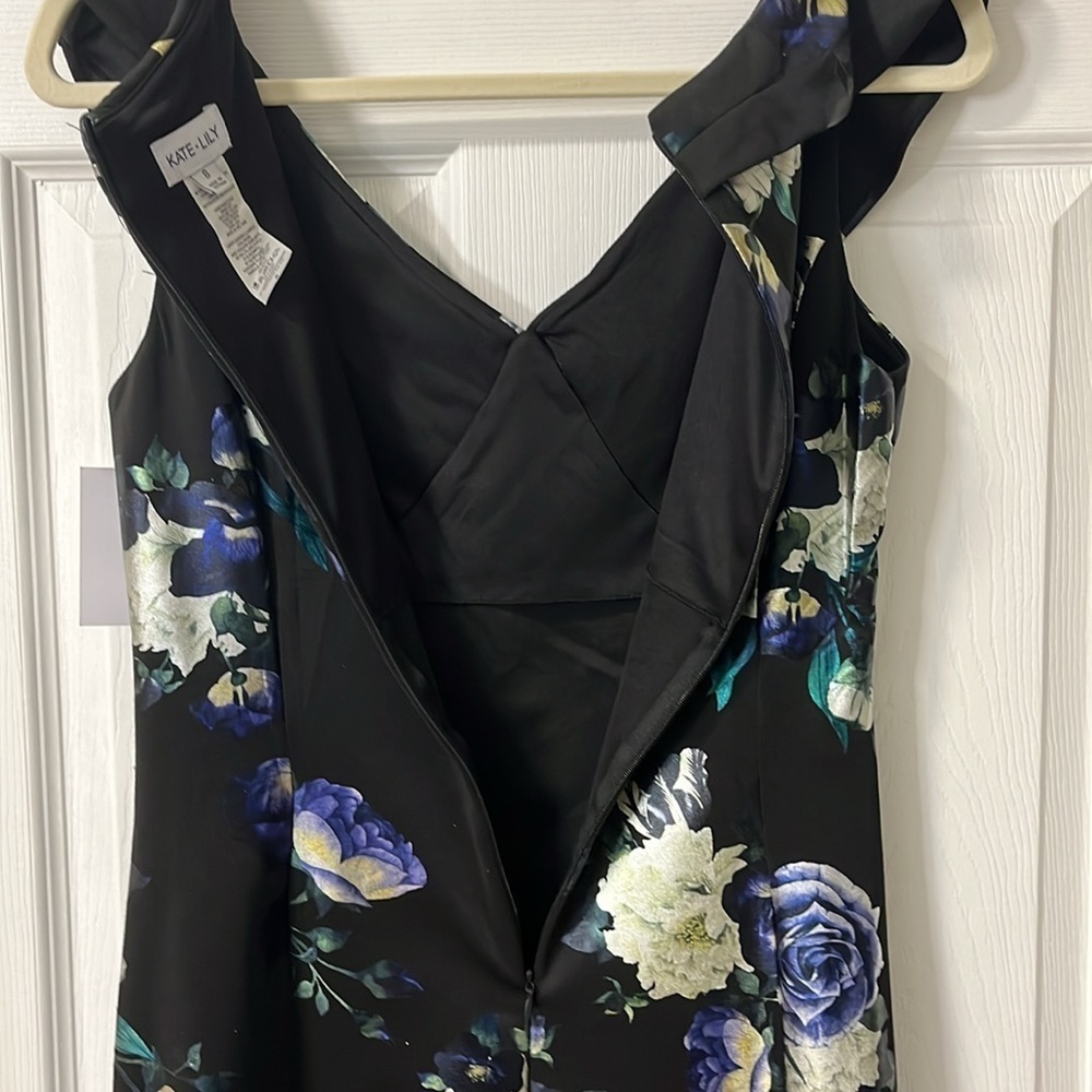 ⭐️ NWT- Kate Lily Floral dress - size 8 - Picture 6 of 9